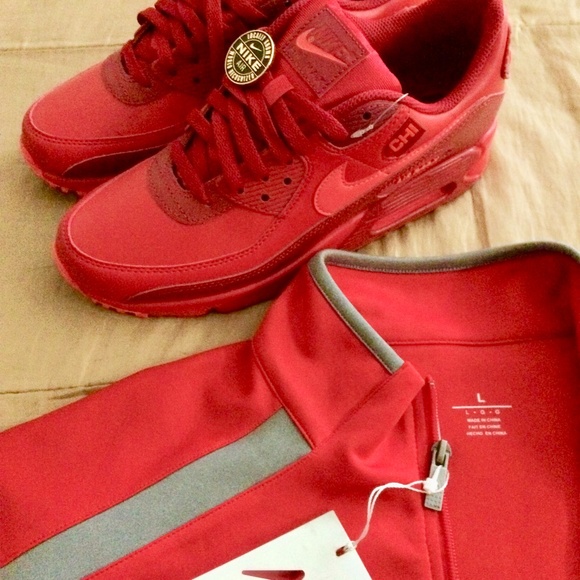 SOLD - BUNDLE! Air Max 90 Chicago & Large Jacket - Picture 3 of 7